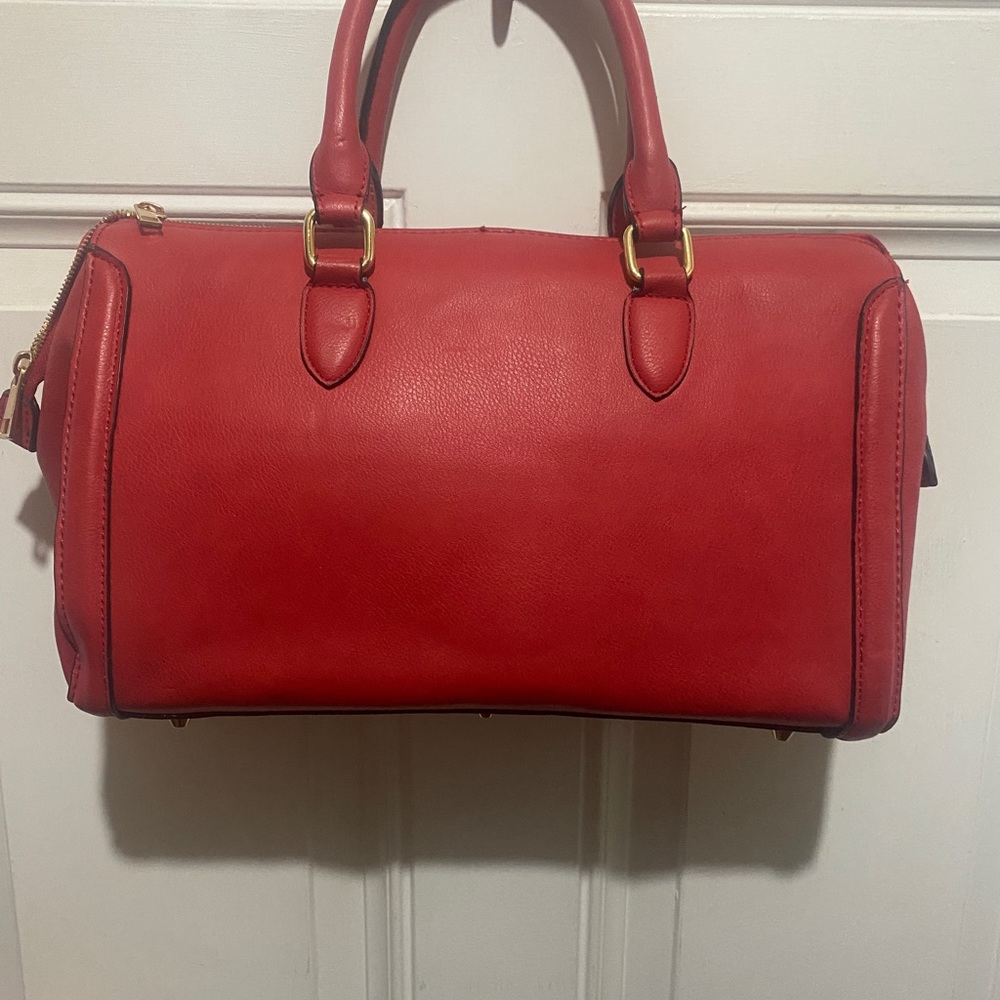Initials Inc. Red Handbag 14Lx9Tx5D